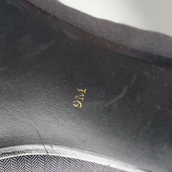 Ann Marino Ruffled Heels - Picture 5 of 8